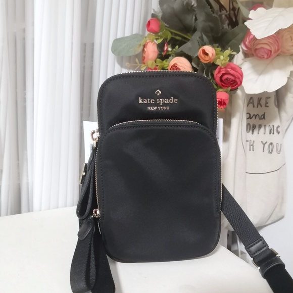 New Kate Spade Chelsea North South Zip Phone Crossbody Black KC636 $179 - Picture 1 of 6